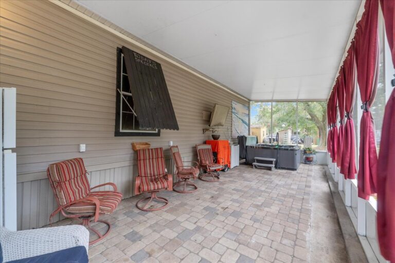 35-Screened Porch