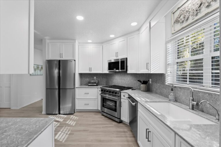 016-Kitchen