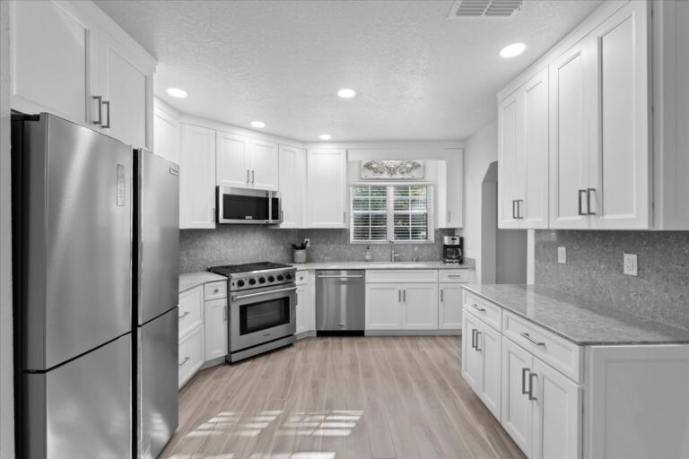 017-Kitchen