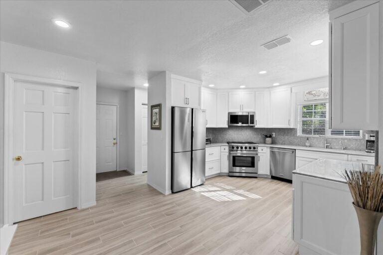 020-Kitchen