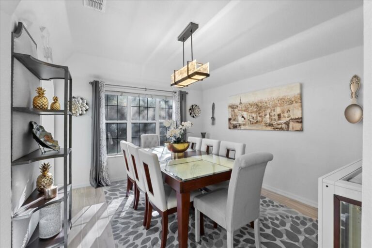 021-Dining Room