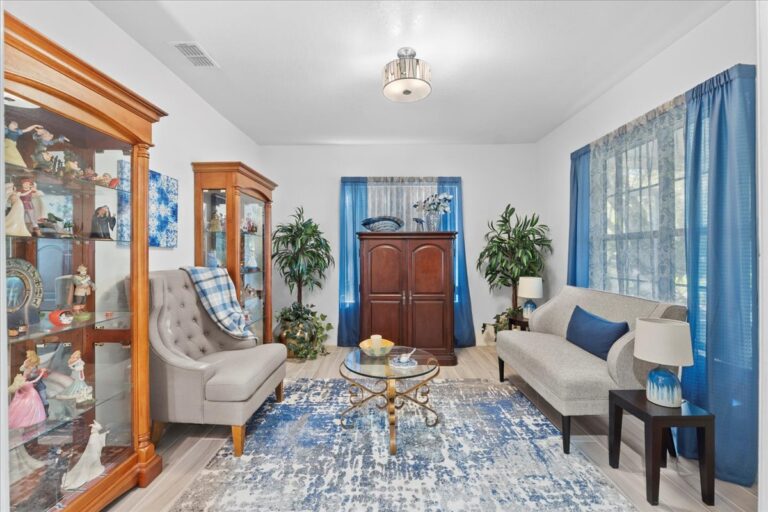 024-Sitting Room