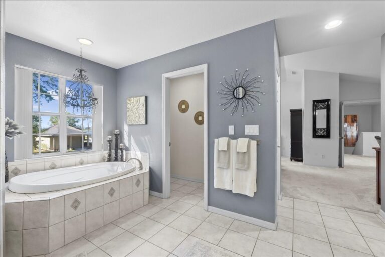 036-Primary Bathroom