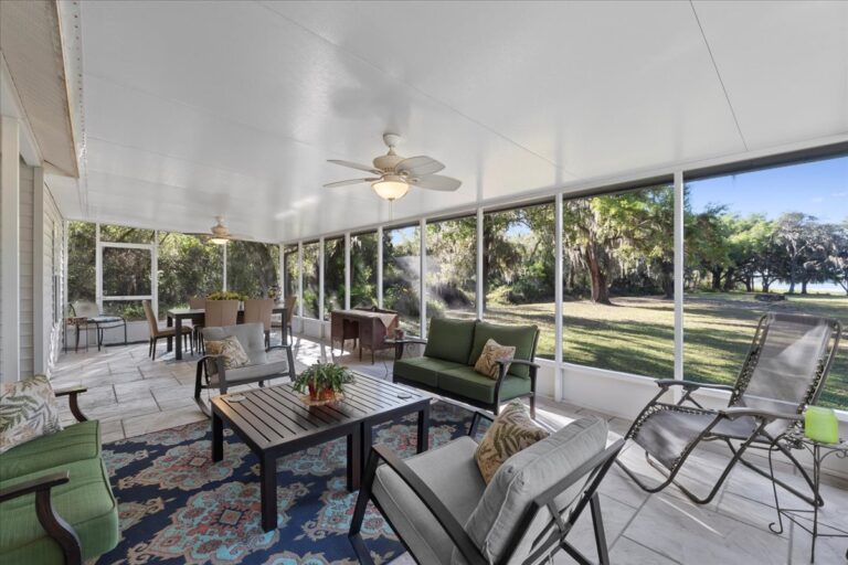 052-Screened Porch