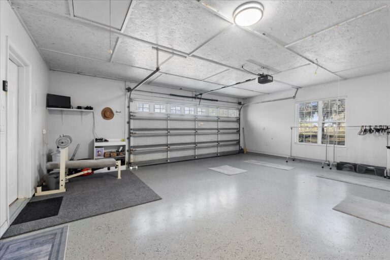 055-Garage