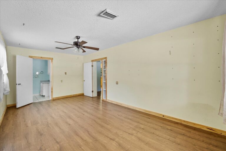 19-Primary Bedroom