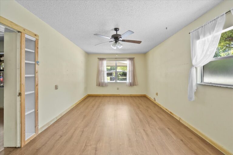 20-Primary Bedroom