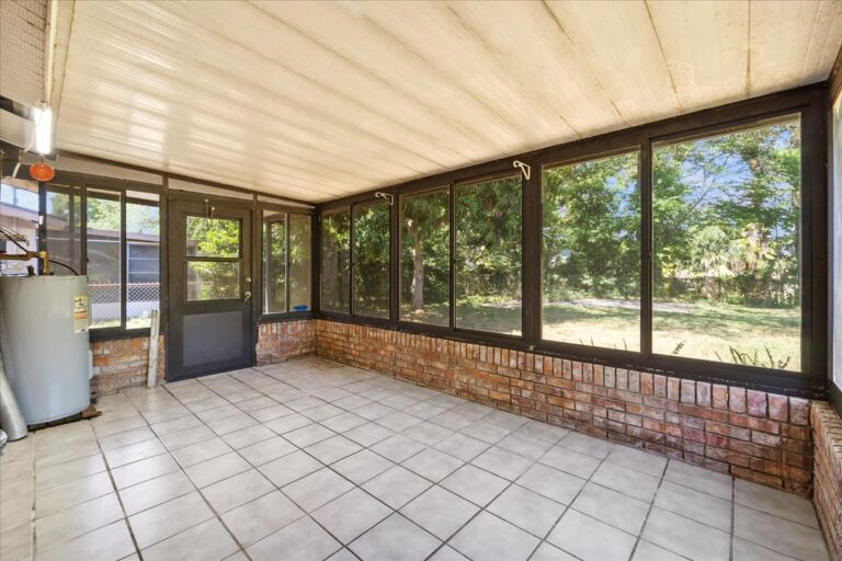 30-Sunroom