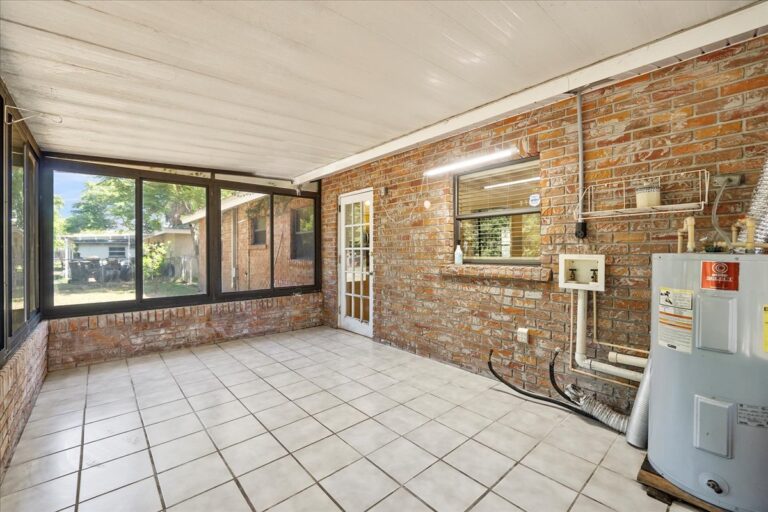 31-Sunroom