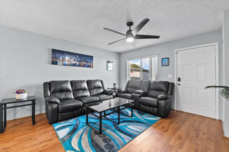 08-Living Room