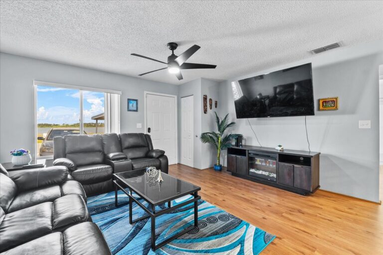10-Living Room