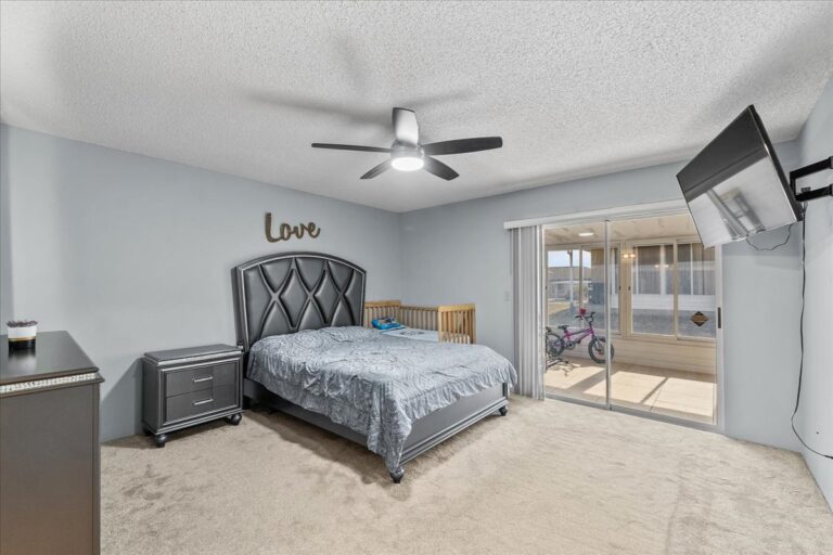 17-Primary Bedroom