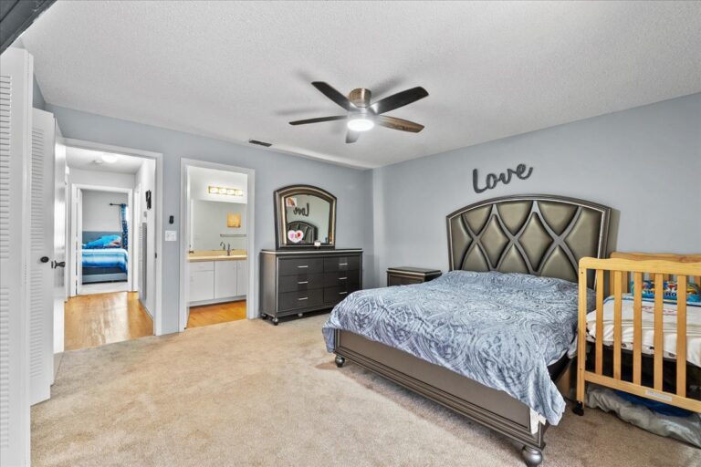 18-Primary Bedroom