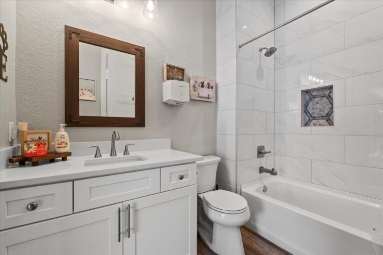 083-Bathroom 4