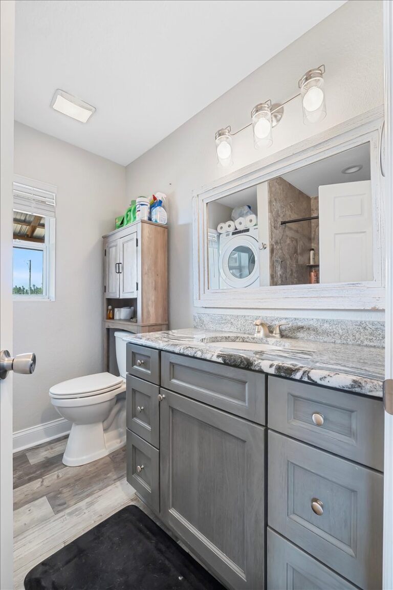 116-Apartment Bathroom