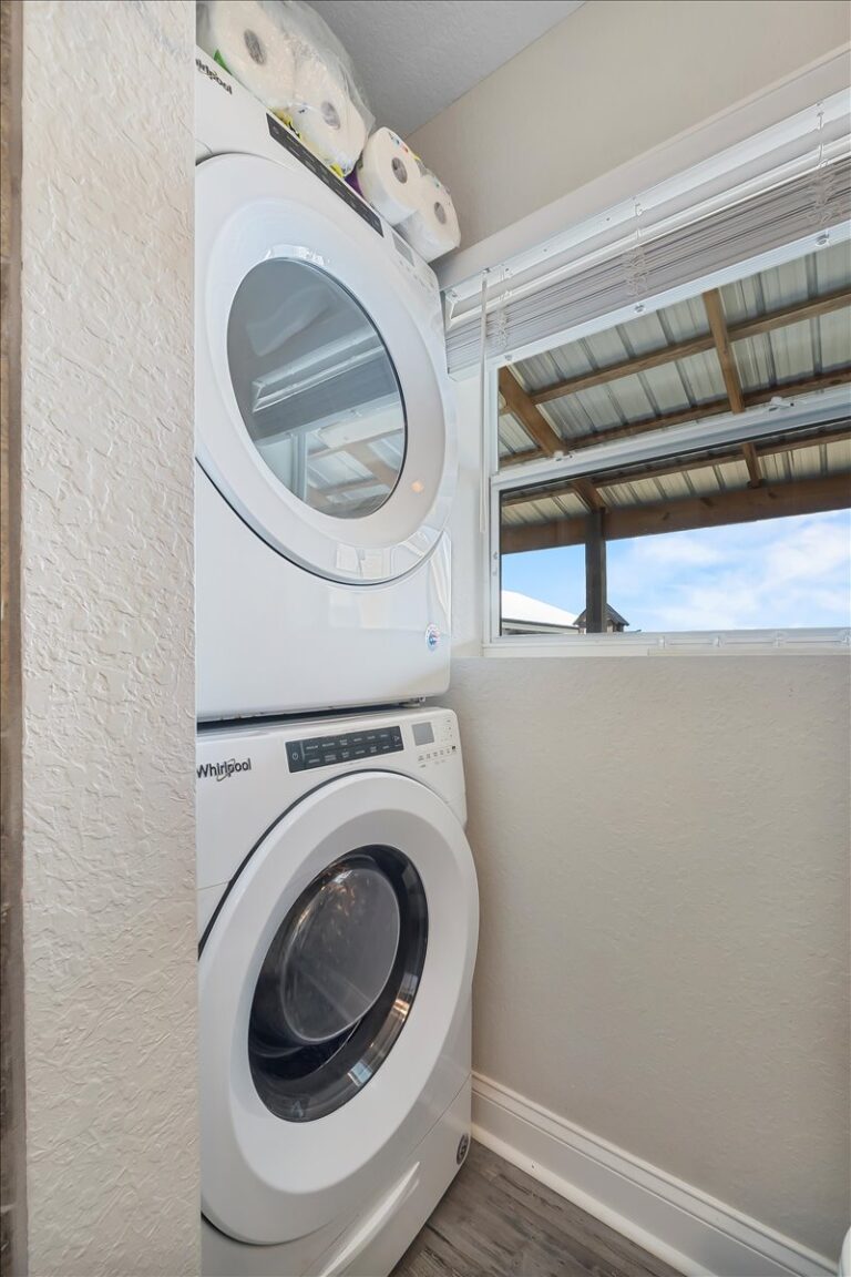 117-Apartment Laundry