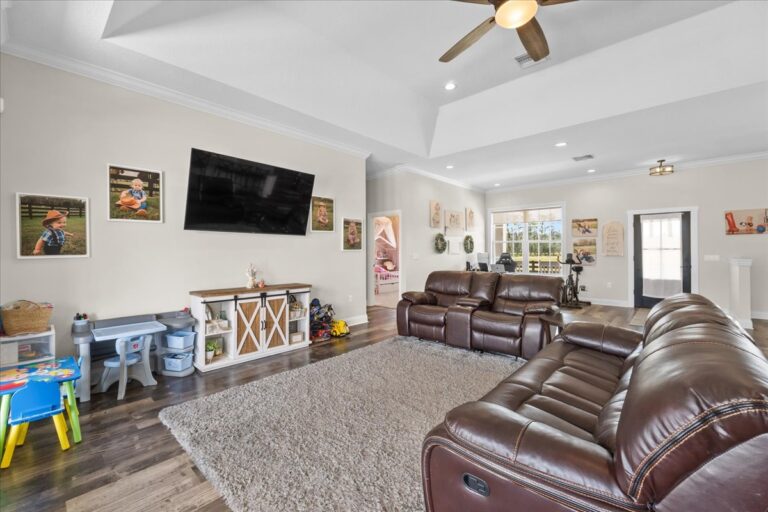 144-SH Living Area