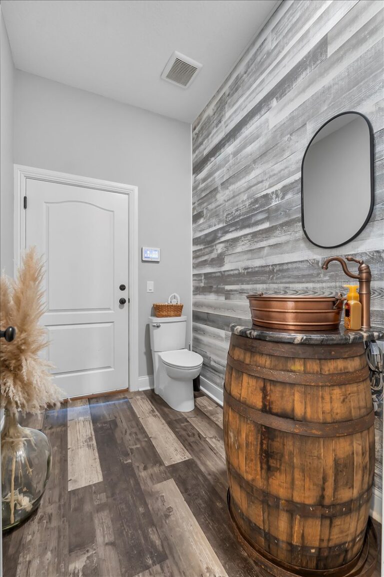 175-SH Bathroom 3