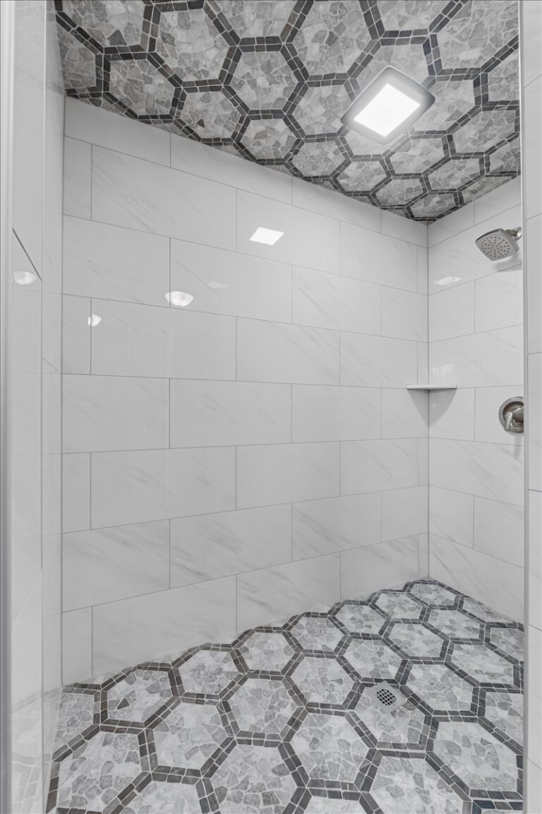 211-Warehouse 2 Apartment Bathroom