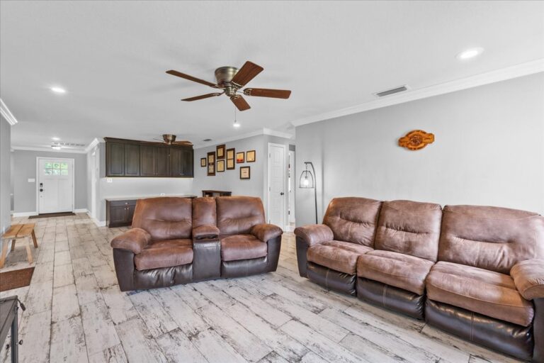 31-Family Room