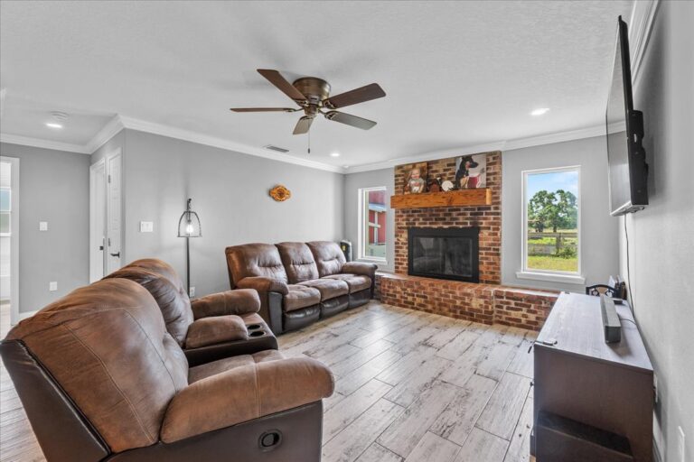 32-Family Room