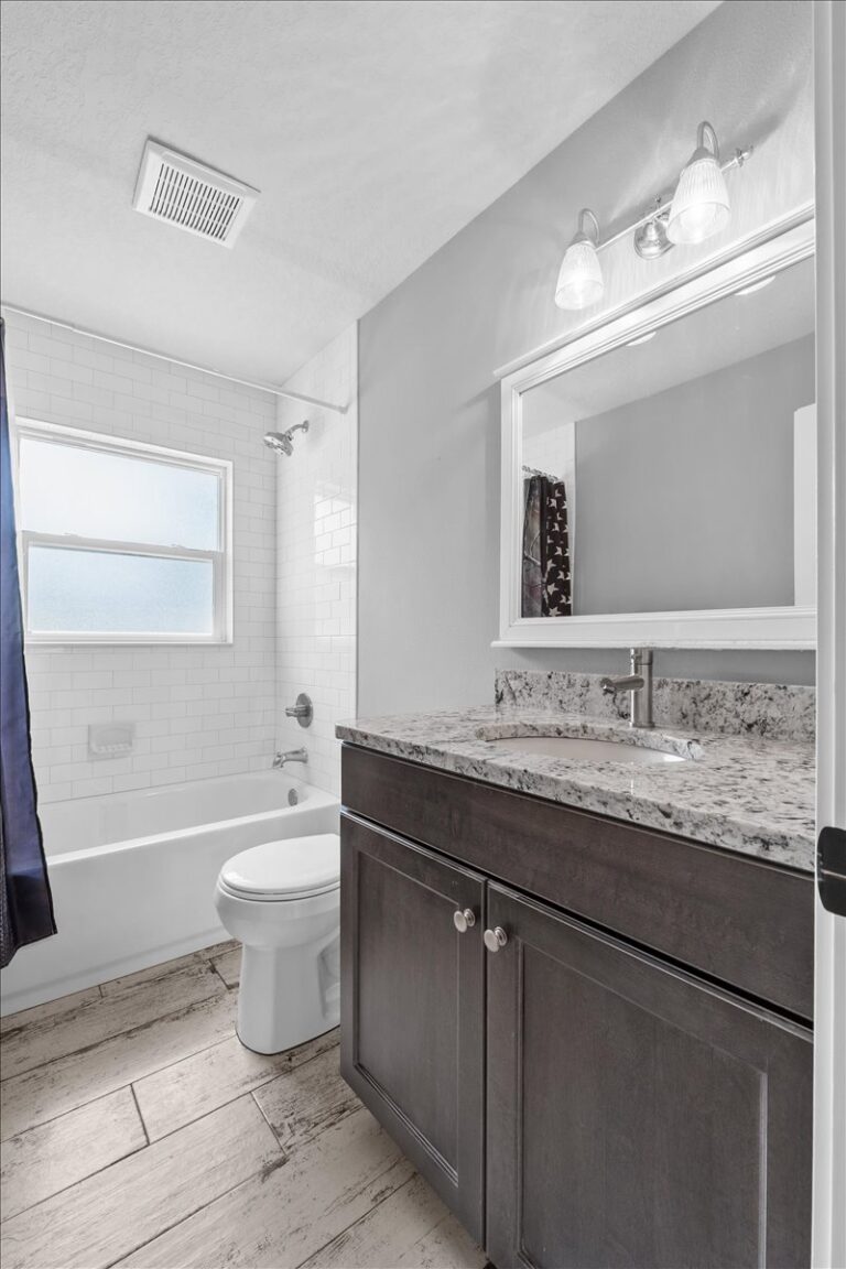 34-Main Bath