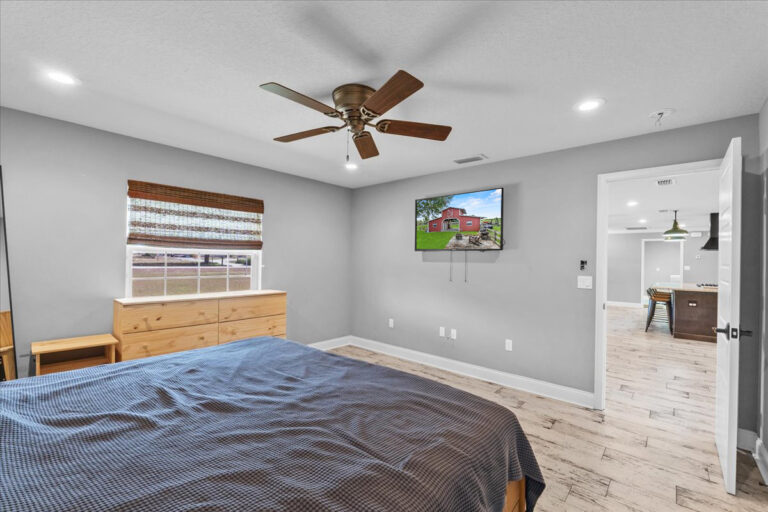 44-Primary Bedroom-new
