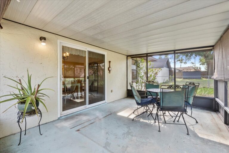 02-Porch