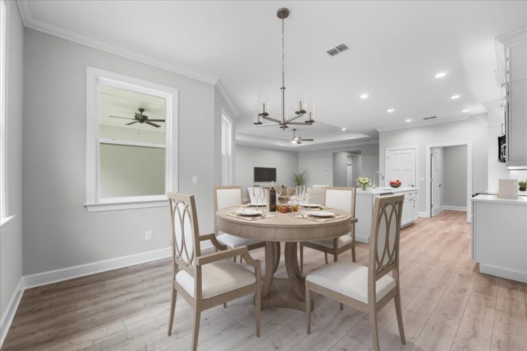 25-Dining to Kitchen VS