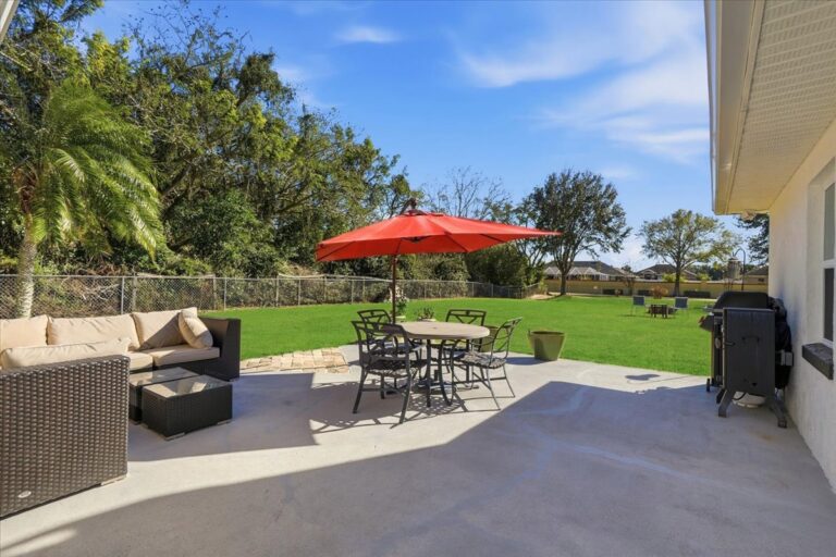 06-Outside Living with Grass