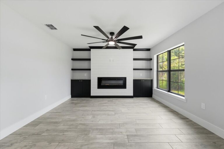 17-Living Area