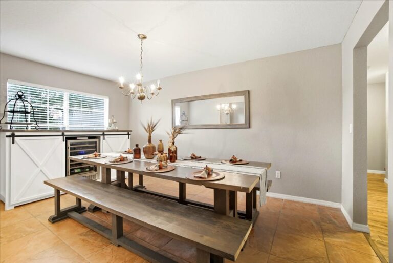 20-Dining Room