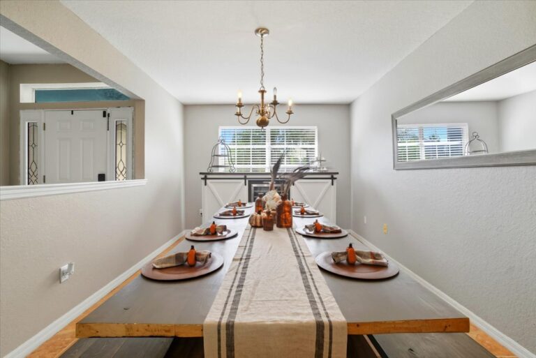 21-Dining Room