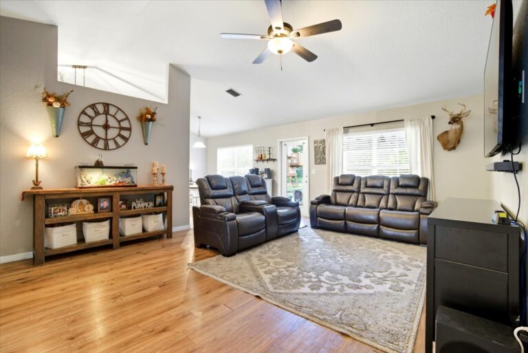 25-Living Room