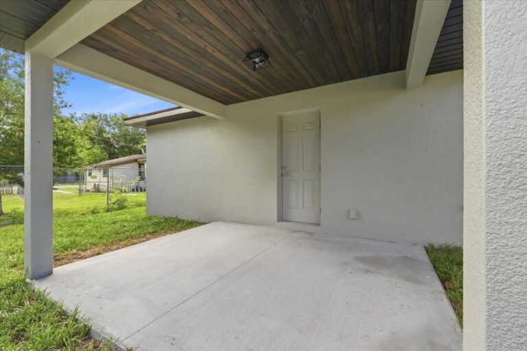 39-Porch