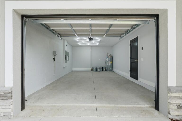 43-Garage