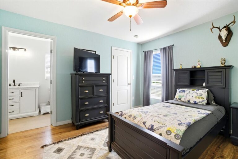 46-Bedroom 3