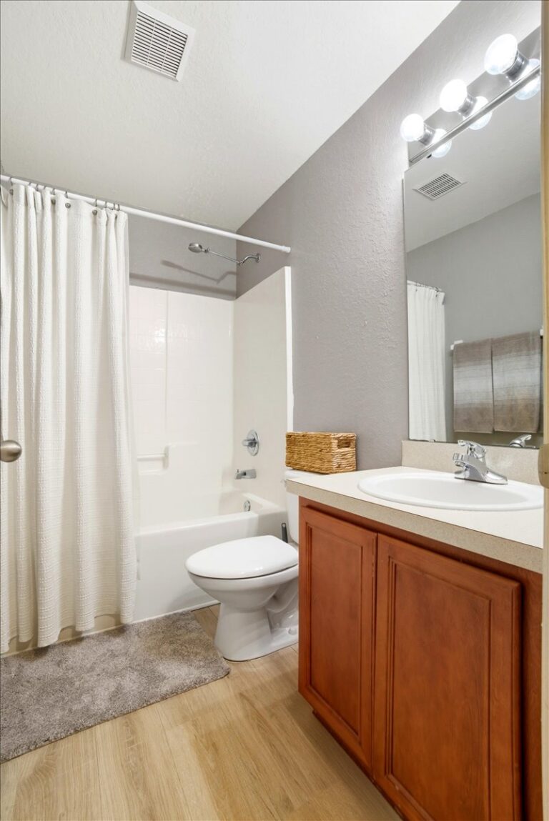 49-Bathroom 3