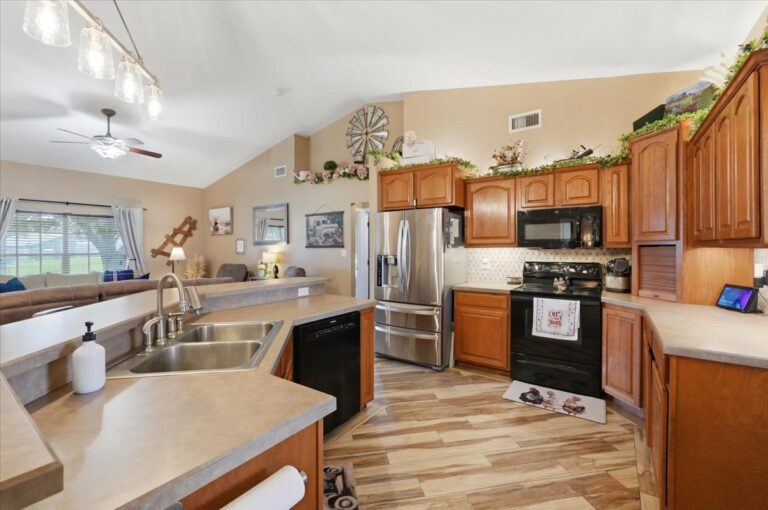 19-Kitchen