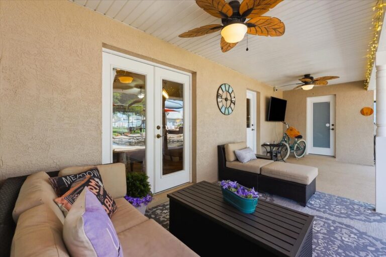 55-Screened Porch