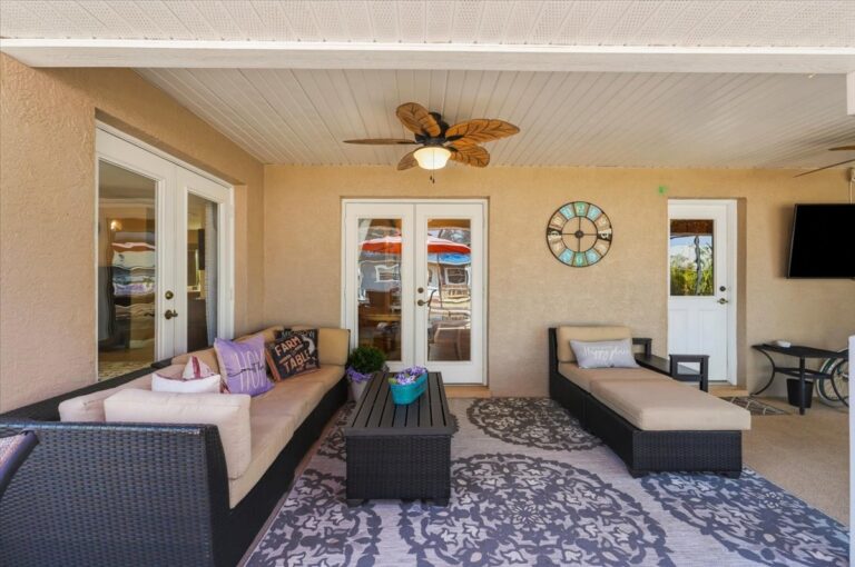 56-Screened Porch