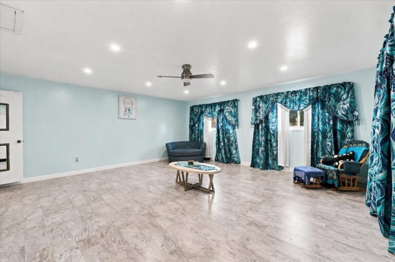 20-Family Room