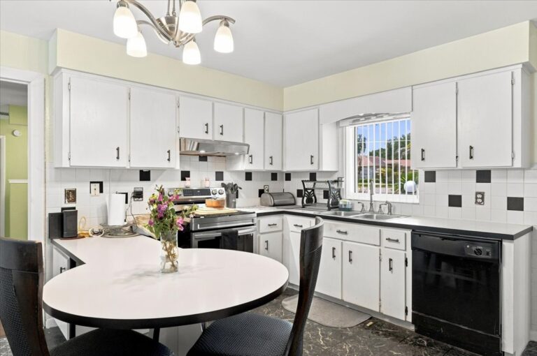 26-Kitchen