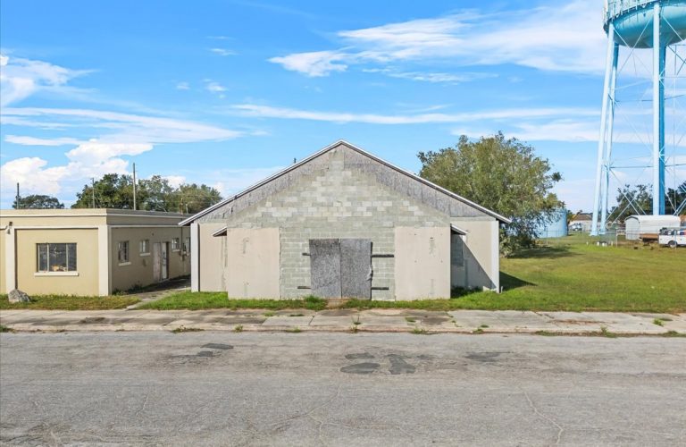 02-Exterior Front
